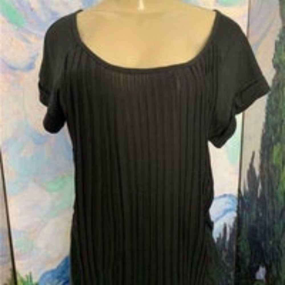 Jessica Simpson M Black Pleats Front Top